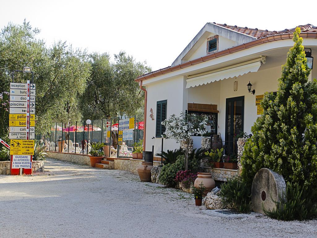 Camping Village Degli Ulivi Mattinata Ngoại thất bức ảnh