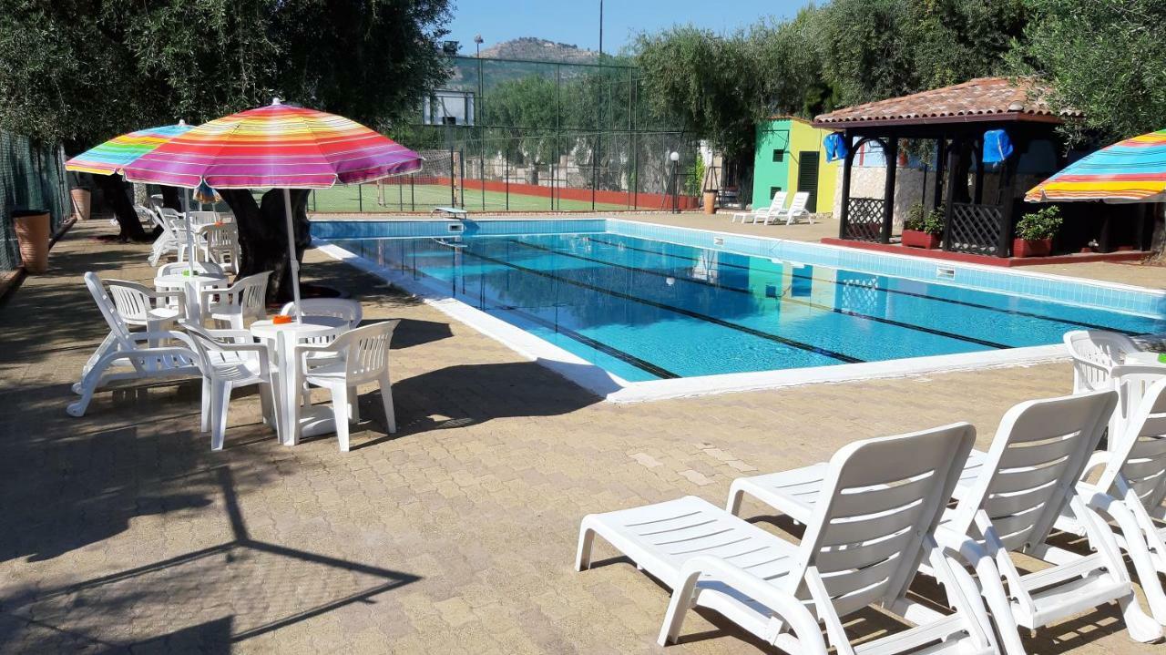 Camping Village Degli Ulivi Mattinata Ngoại thất bức ảnh